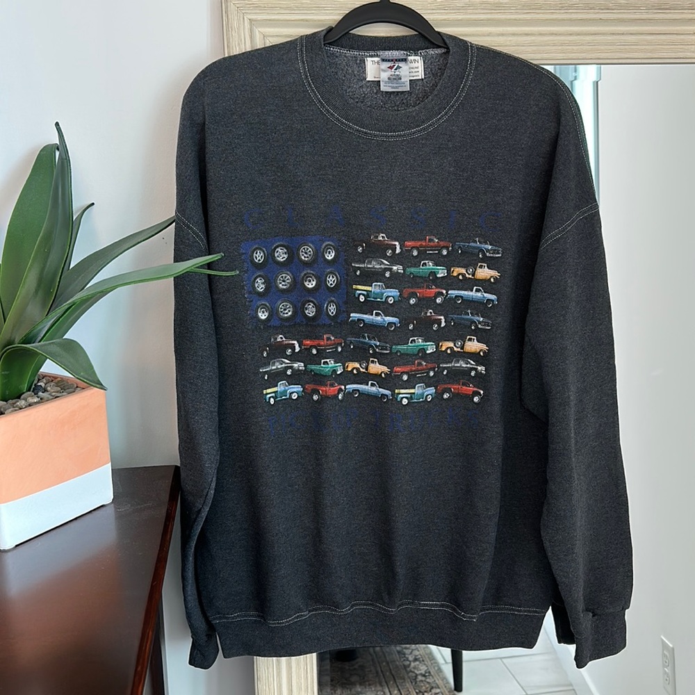 Vintage charcoal gray classic pickup trucks crewneck sweatshirt (size XL) ✨